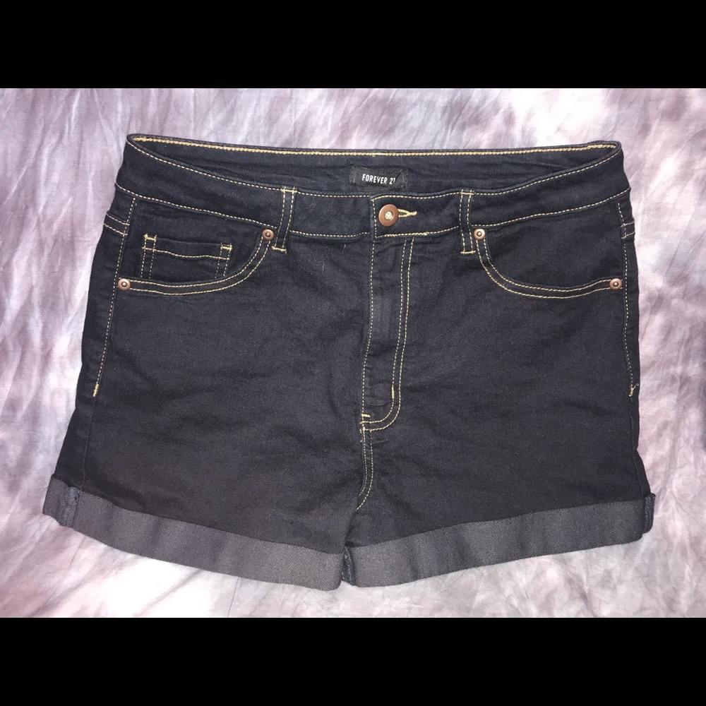 These are a size 28 forever 21 shorts m
